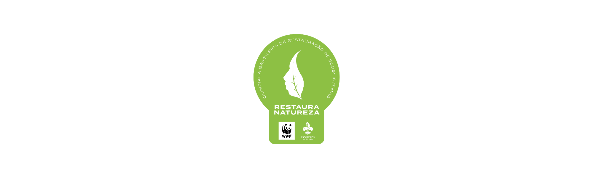 Logotipo "Restaura Natureza", com uma folha verde que forma um rosto, e o logo da WWF e Escoteiros do Brasil.
